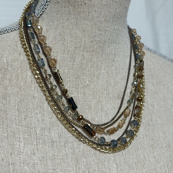 Multi coloured beaded layered necklace - Picture 3 of 8